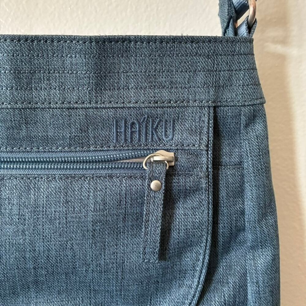Haiku RFID Crossbody Bag Blue Gray Travel Purse Nylon Adjustable Strap - Picture 2 of 12